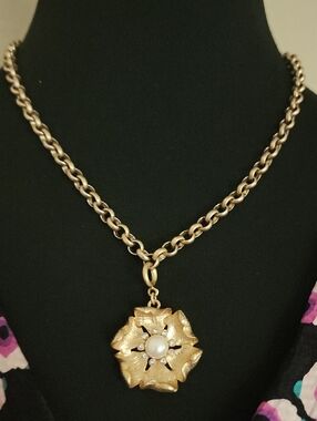 Stella Dot Charm Necklace Gold-Tone Flower Pearl Pendant Crystal Sphere